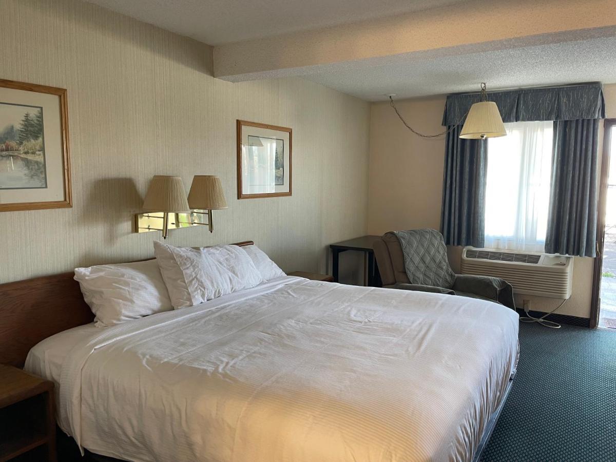 Landmark Inn Osawatomie ภายนอก รูปภาพ